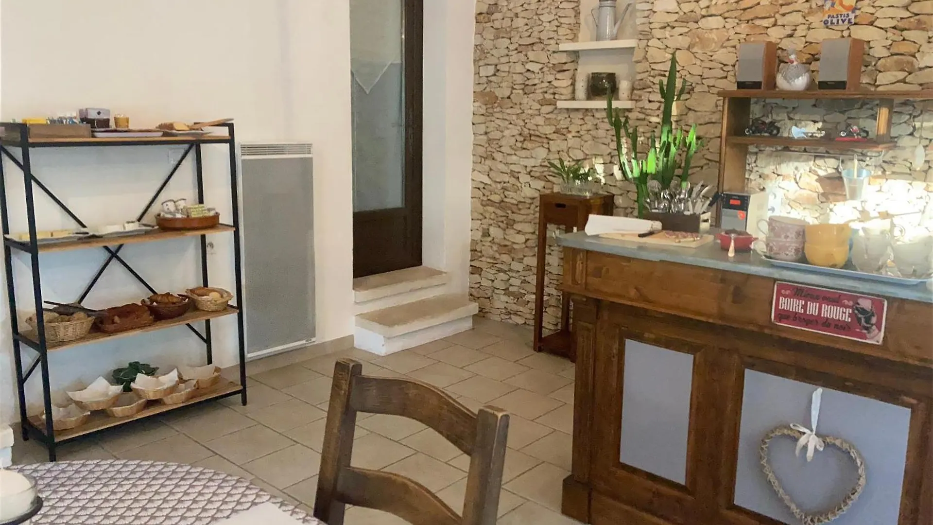Le clos des lavandes-Luberon Lacoste  Couette-café