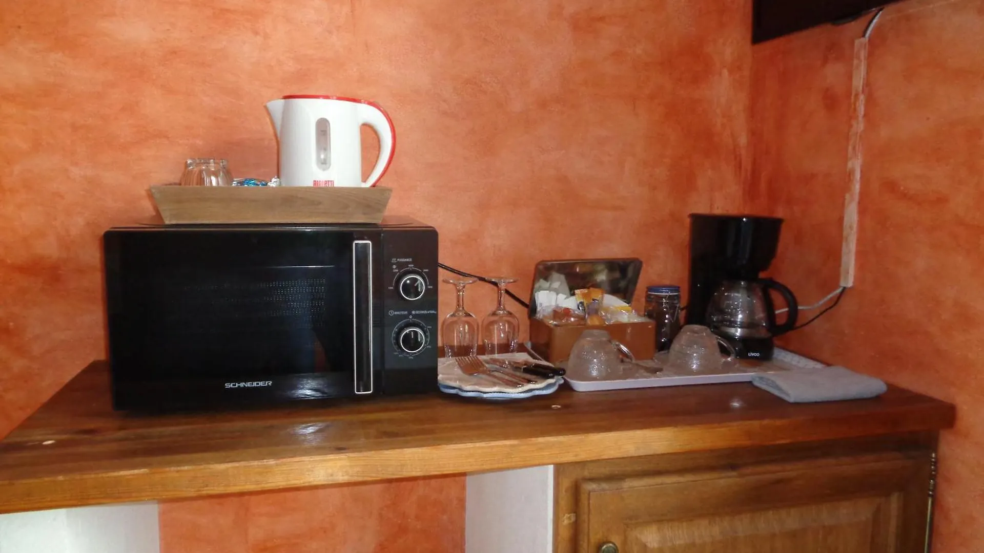 Clos Des Lavandes - Chambres Et Suites De Charme Climatisees-Luberon Lacoste  3*, Lacoste (Vaucluse)