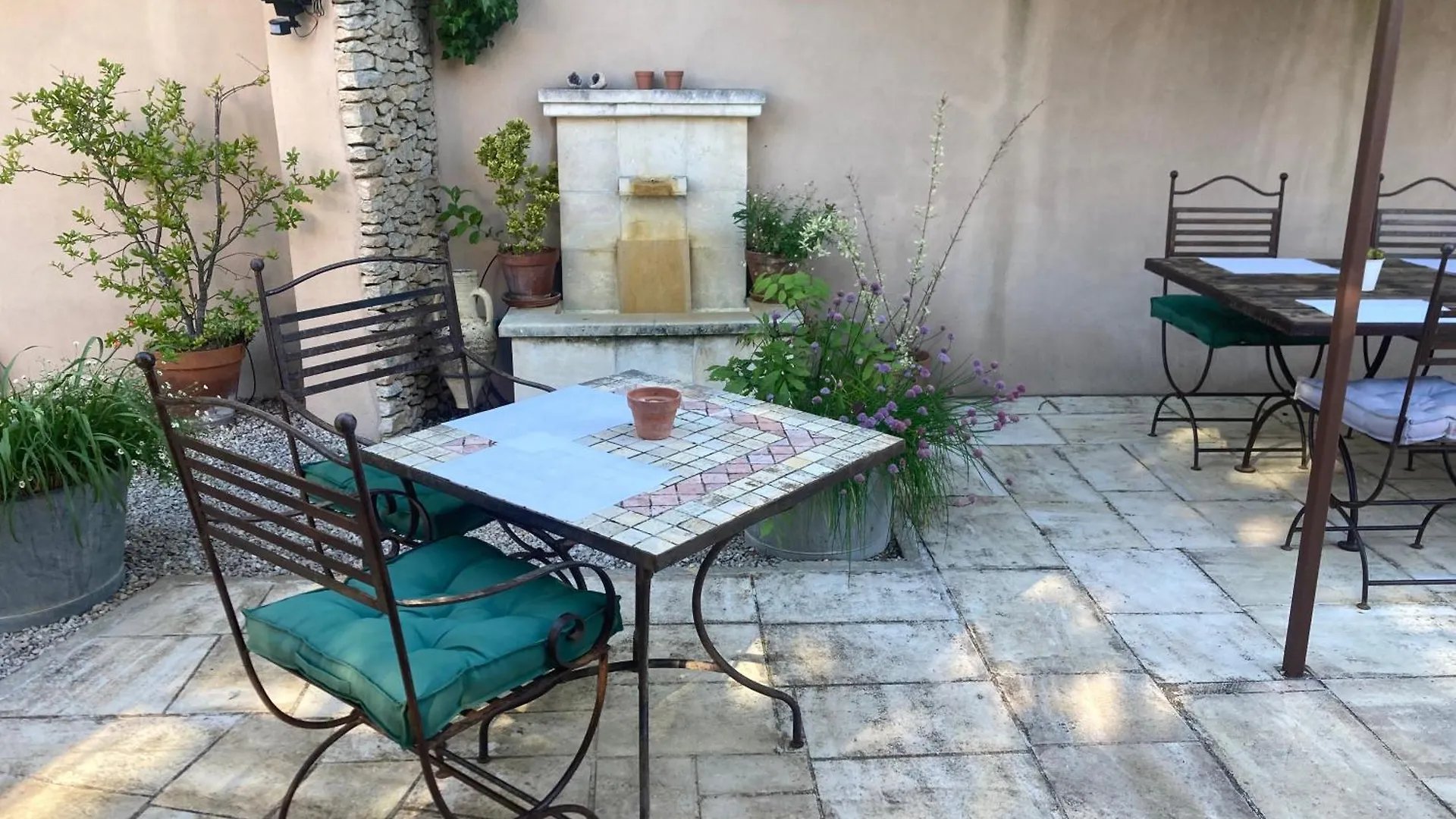 Clos Des Lavandes - Chambres Et Suites De Charme Climatisees-Luberon Lacoste  3*, Lacoste (Vaucluse) Francja